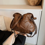 HULIANFU 2025 This year, the popular super-hot niche bag women's popular new autumn versatile messenger bag single shoulder pleated bucket bag