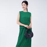 2025 Pleated temperament slim top women's high-end summer new light and breathable round neck sleeveless versatile T-shirt