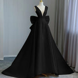 2025 V-neck satin light wedding dress bridal halter bow door dress trailing  princess celebrity welcome dress