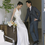 2025 light wedding dress Mori series simple travel photo v-neck fashion sense white thin small trailing tail welcome door dress