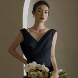 2025 light wedding dress Mori series simple travel photo v-neck fashion sense white thin small trailing tail welcome door dress