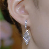Light luxury high-end super flash diamond rhombus earrings women's popular new popular atmospheric fashion versatile geometric earrings