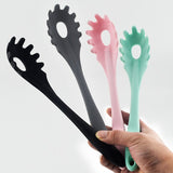 HULIANFU Silicone Pasta Noodle Spoon Pasta Scoop Colander Noodle Spaghetti Ladle Slot Spoon Heat-Resistant Tableware Kitchen Gadget