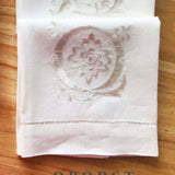 HULIANFU Letters Embroidery  Table Napkin  White Wedding Party Holiday  Decorative  Towel  Rectangular  Hand Towels