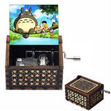 HULIANFU New Attack On Titan Queen Music Box Antique Carved Wooden Hand Cranks Power Game Crossing Rainbow Christmas Birthday Gifts